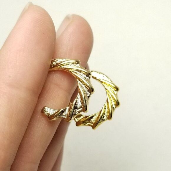 Vintage Gold Tone Small Huggie Hoop Stud Earrings, Unique Spiral Design, Estate - Picture 3 of 6